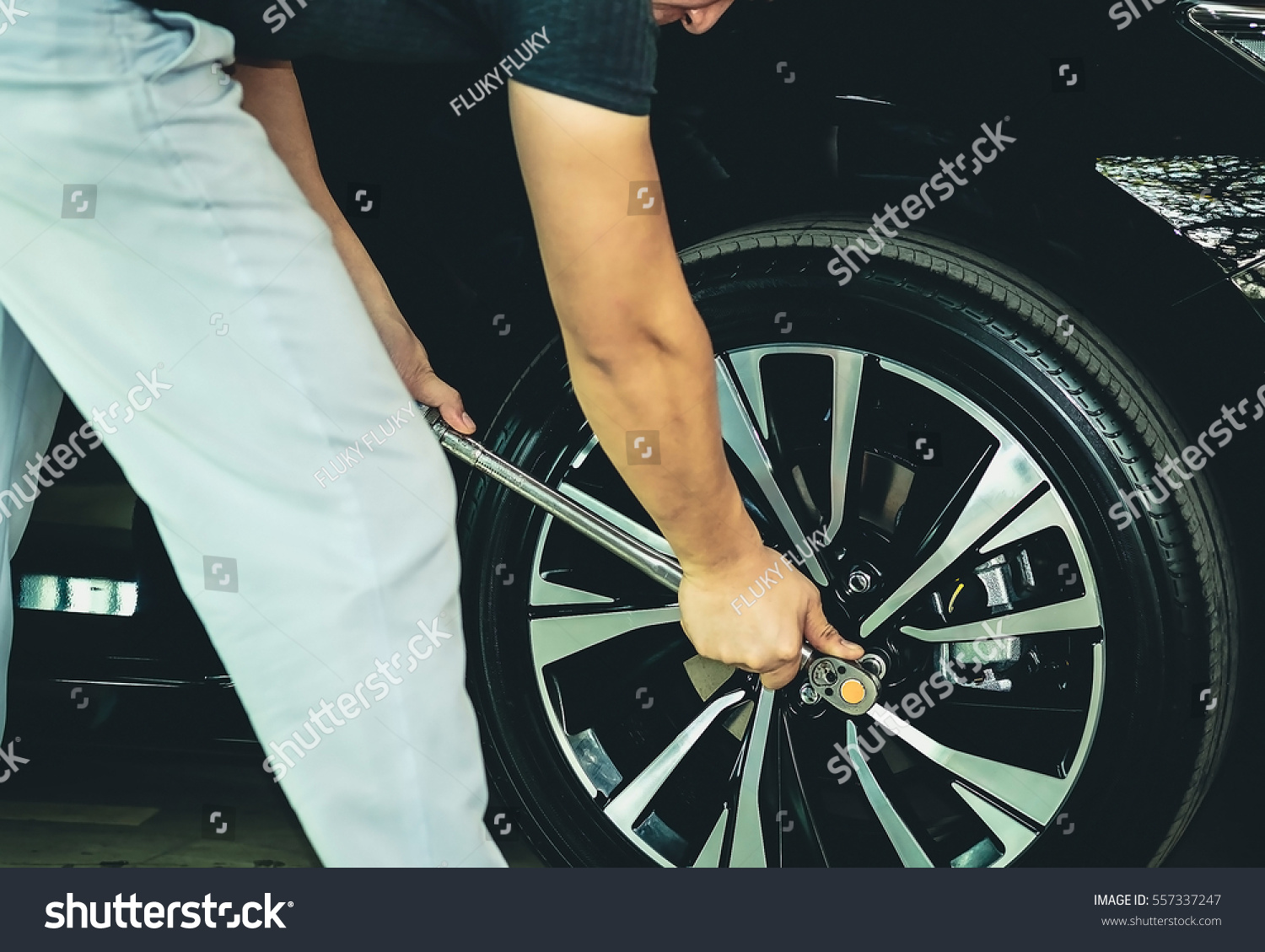 700 Car wheel torque wrench Images, Stock Photos & Vectors | Shutterstock