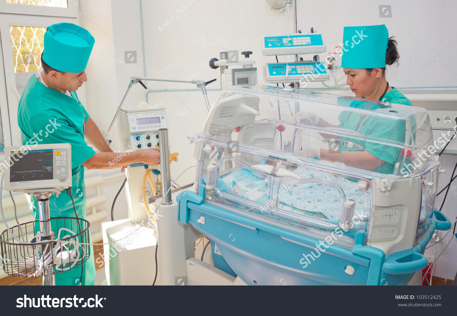 Medic Doctors With Apparatus For Newborn Child Artificial Pulmonary ...