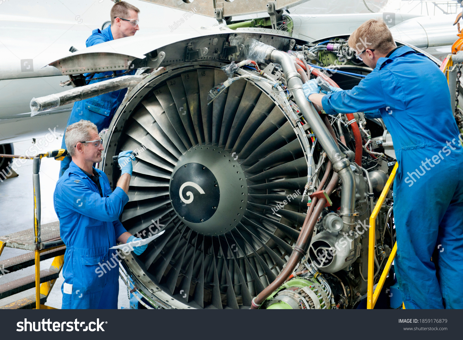 5,463 Jet engine repair Images, Stock Photos & Vectors | Shutterstock