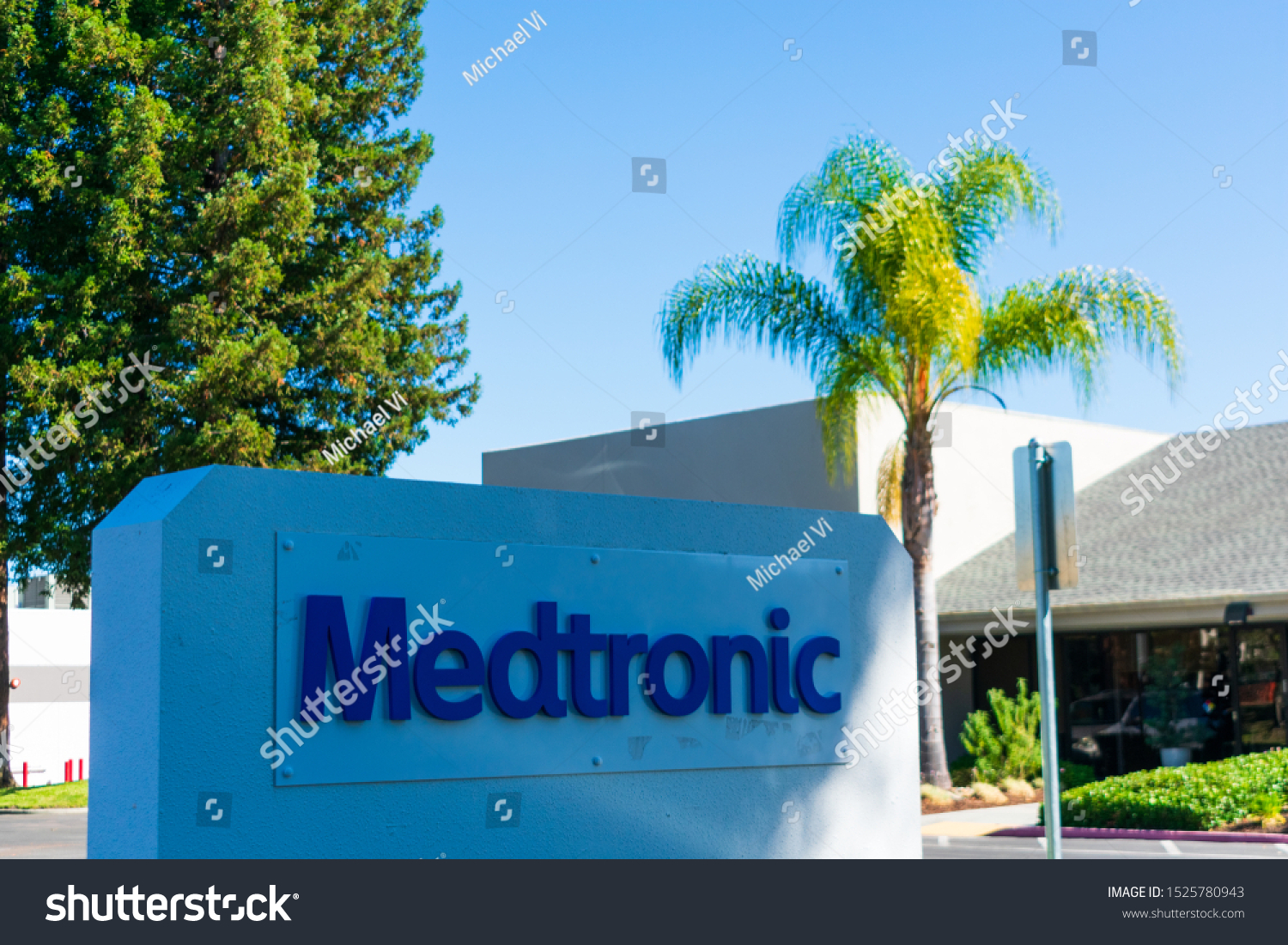 Medtronic Sign Worlds Largest Medical Device Stock Photo 1525780943 ...