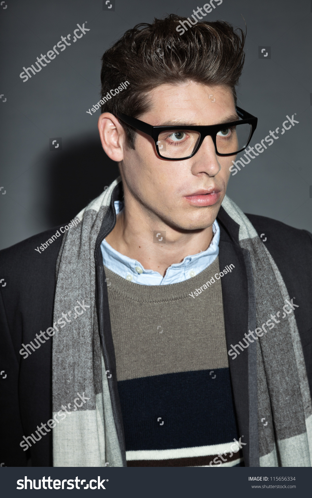 Men Winter Fashion Handsome Man Brown Stockfoto Jetzt