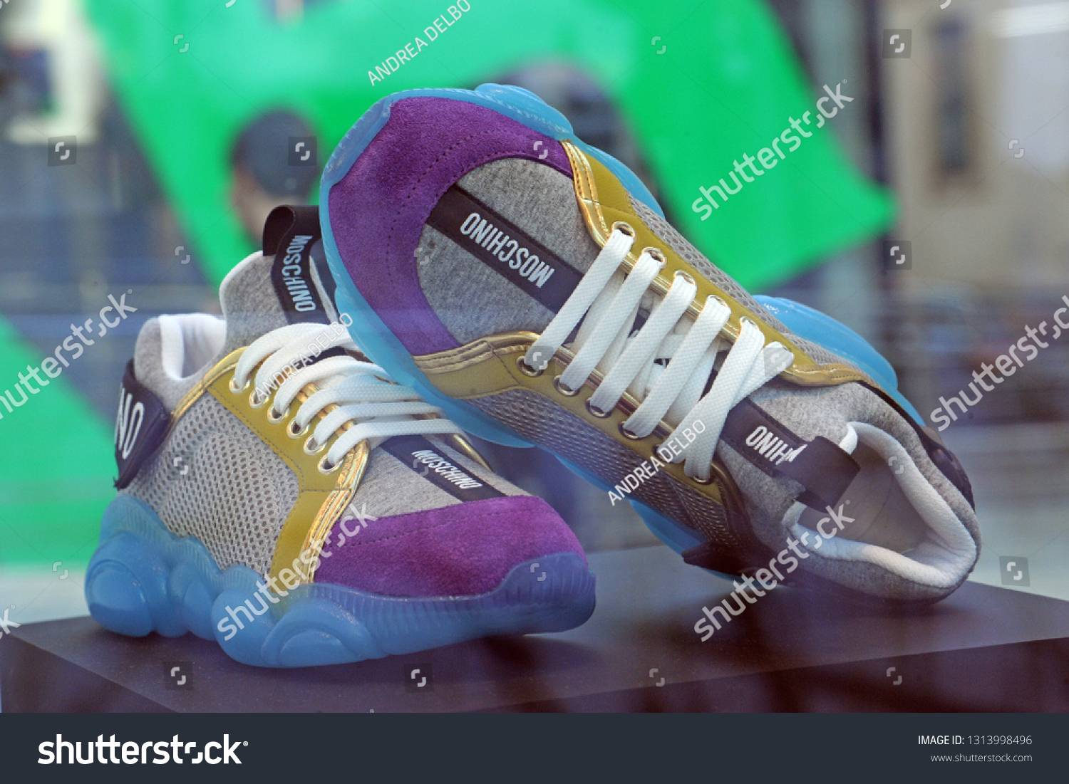 moschino shoes 2019