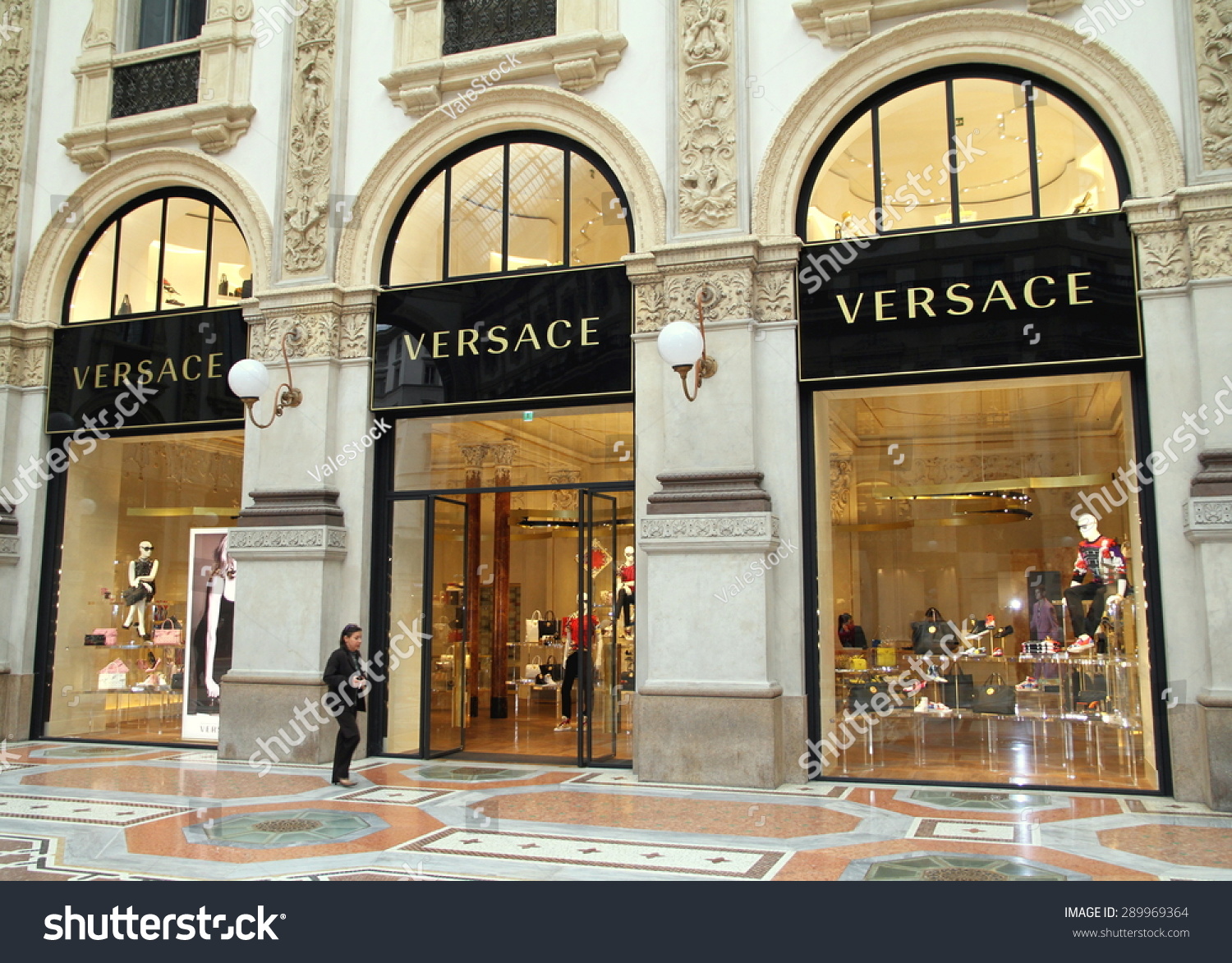 Milan Italy May 20 2015 Versace Stock Photo 289969364 - Shutterstock