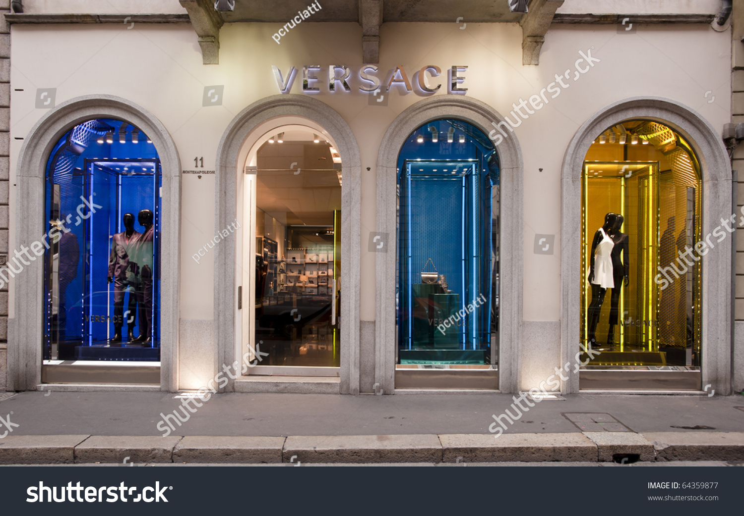Milan Oct 8 Versace Boutique Milan Stock Photo 64359877 - Shutterstock