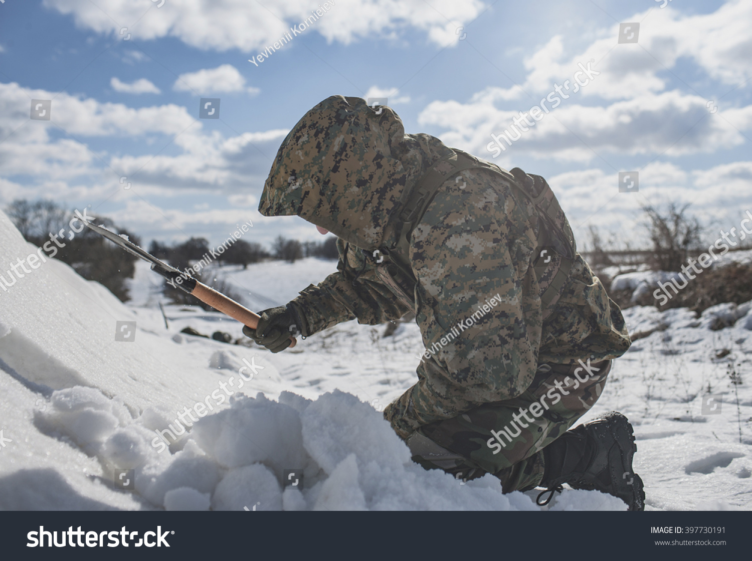 military snow shovel