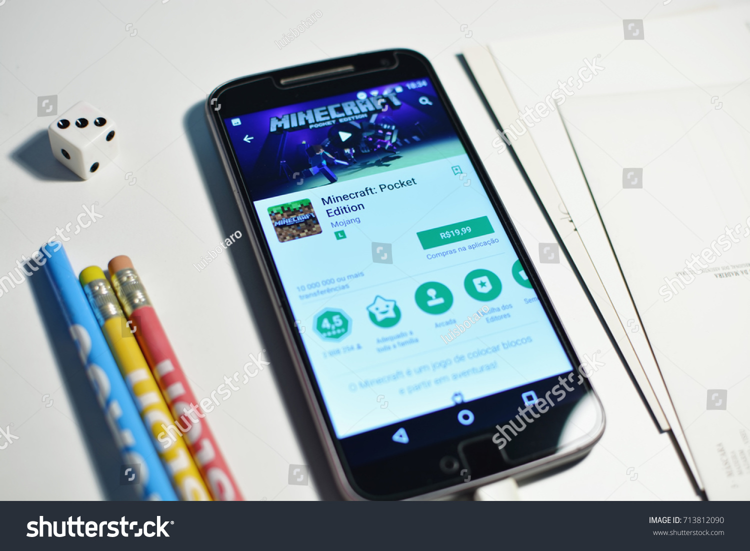 Minecraft Pocket Edition App Page Opened Stock Photo 713812090