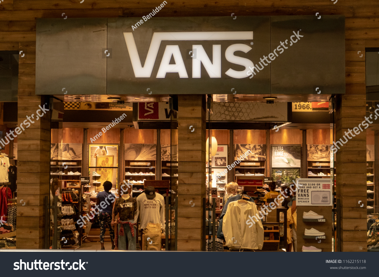 vans outlet store usa