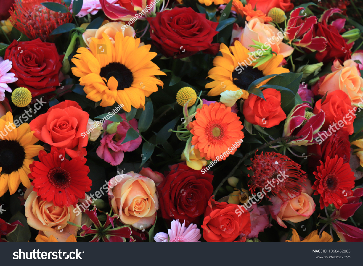 Mixed Wedding Flower Arrangement Big Yellow Stock Photo Edit Now 1368452885