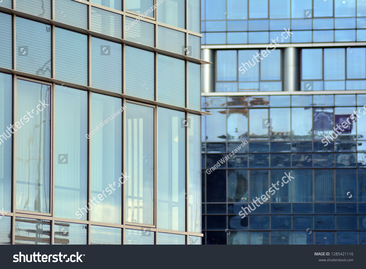 Modern Building Reflected Sky Cloud Glass Stock Photo 1285421116