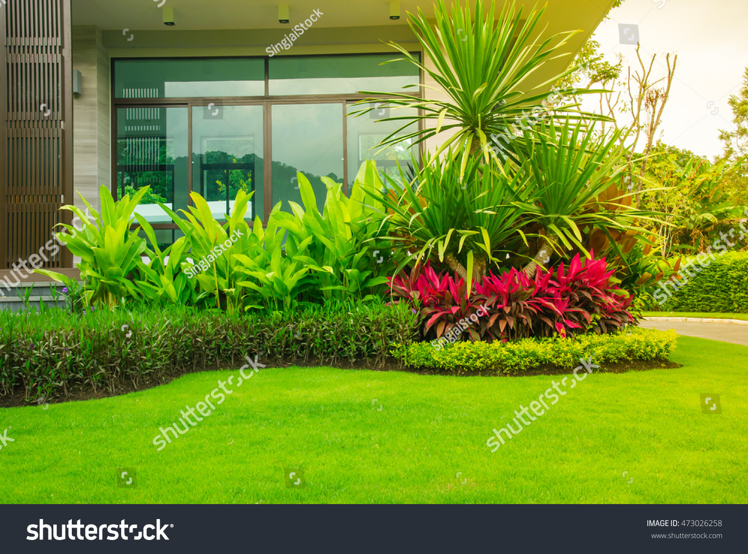 Modern House Beautiful Landscaped Front Yard Stock Photo Edit Now
