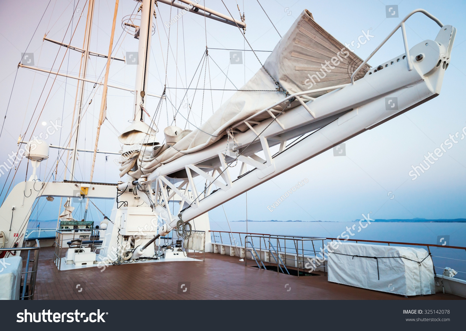 sailboat automatic sails