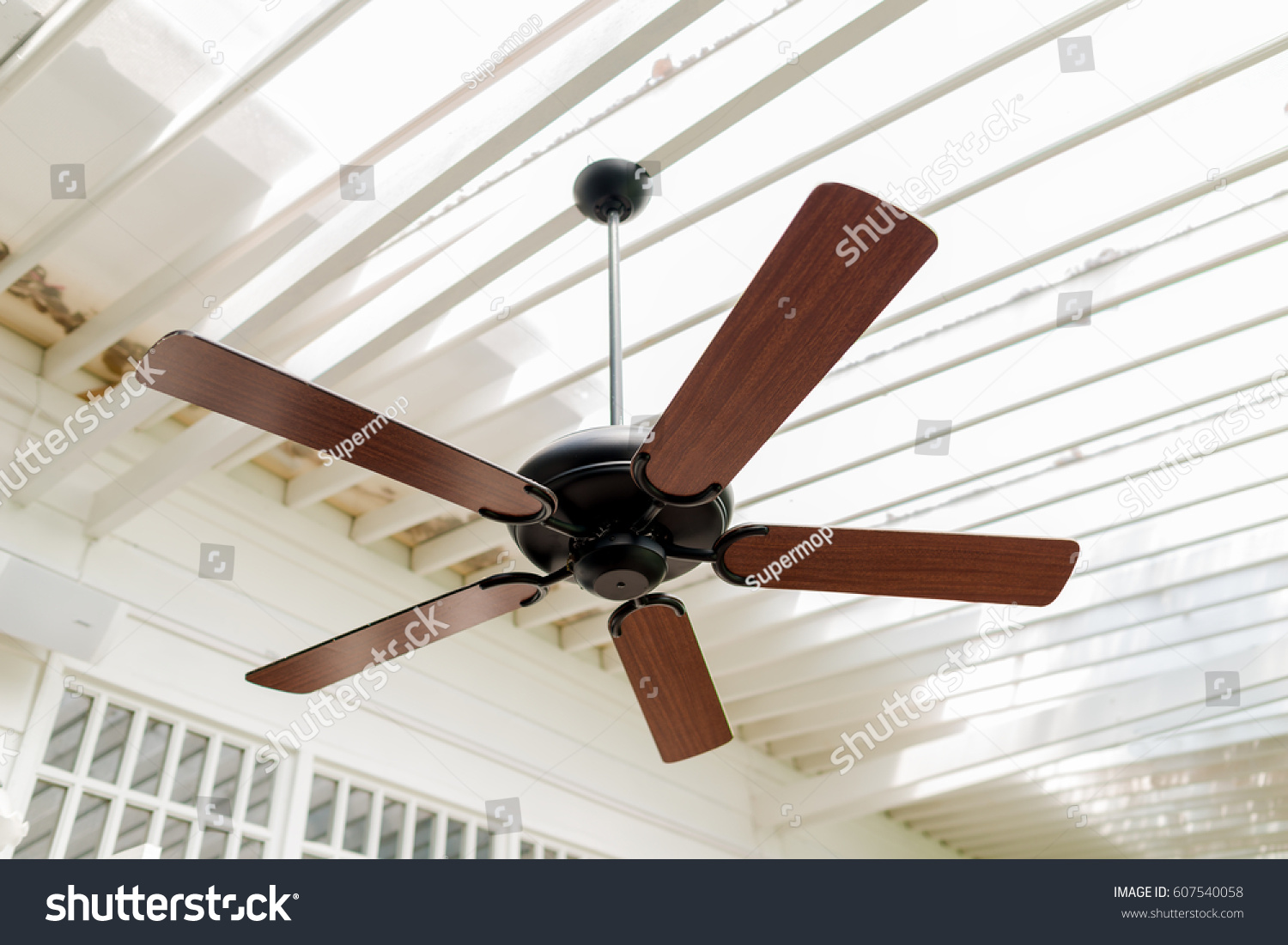 Modern Wooden Ceiling Fan Vintage Style Photo De Stock Modifiable   Stock Photo Modern Wooden Ceiling Fan Vintage Style 607540058 