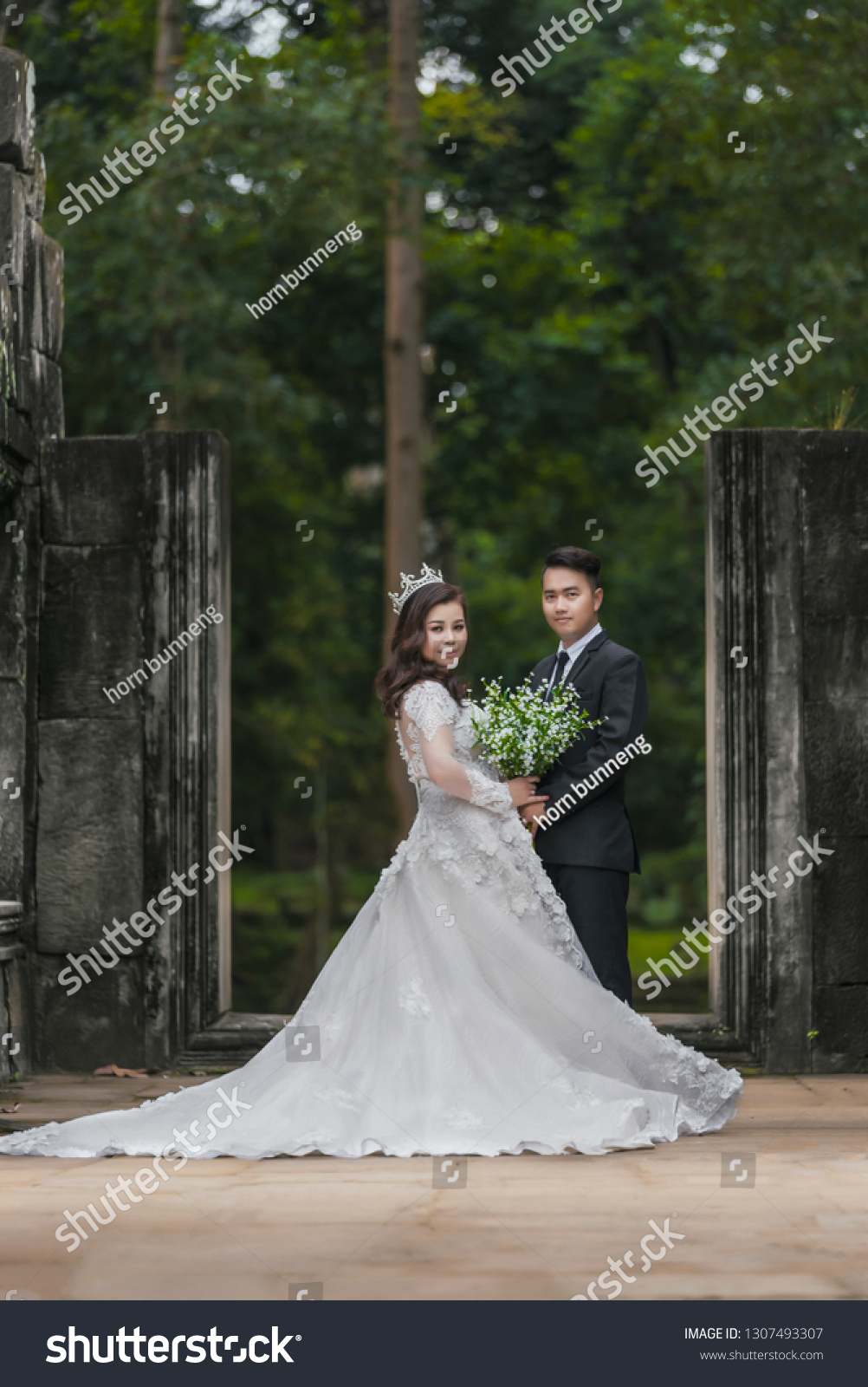 Mondol Kiri Cambodia 222019 Wedding Couple Stock Photo Edit Now