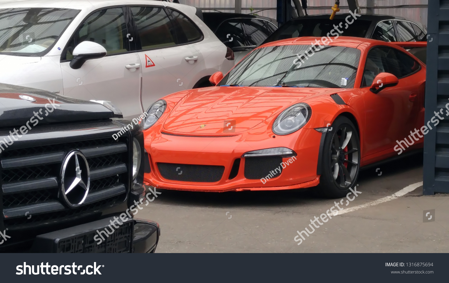 Moscow Autumn 2018 Orange Porsche 911 Stock Photo Edit Now 1316875694