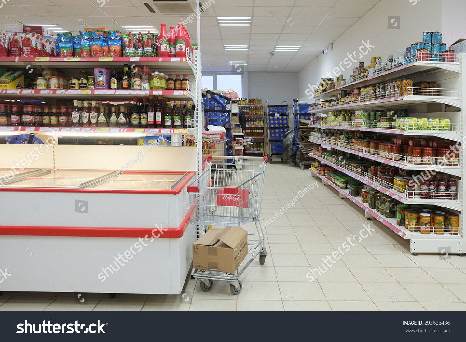 Who owns Pyaterochkas chain of stores robbed them Who owns Pyaterochkas chain of stores robbed them