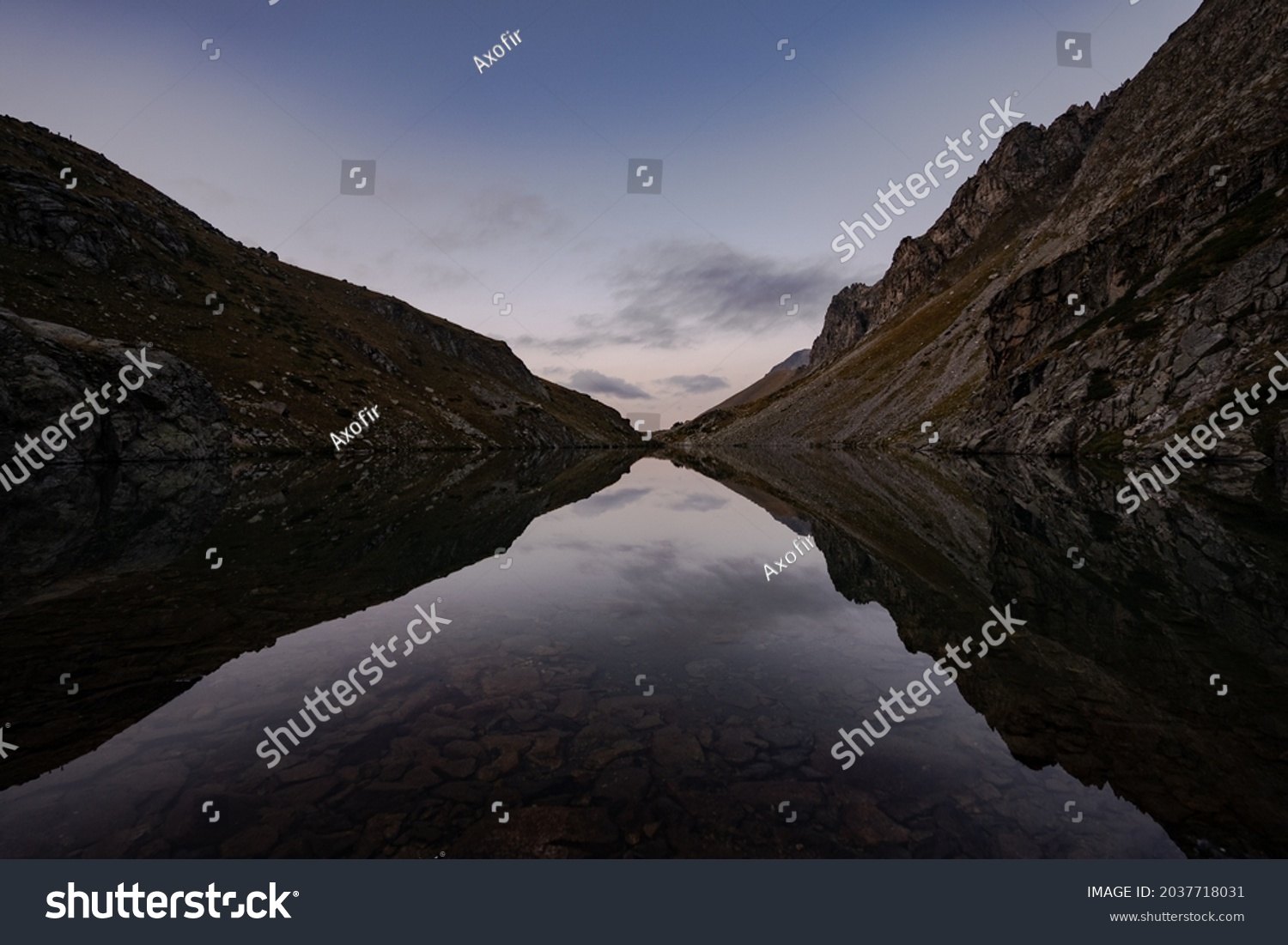 6,083 Symmetrical mountain Images, Stock Photos & Vectors | Shutterstock