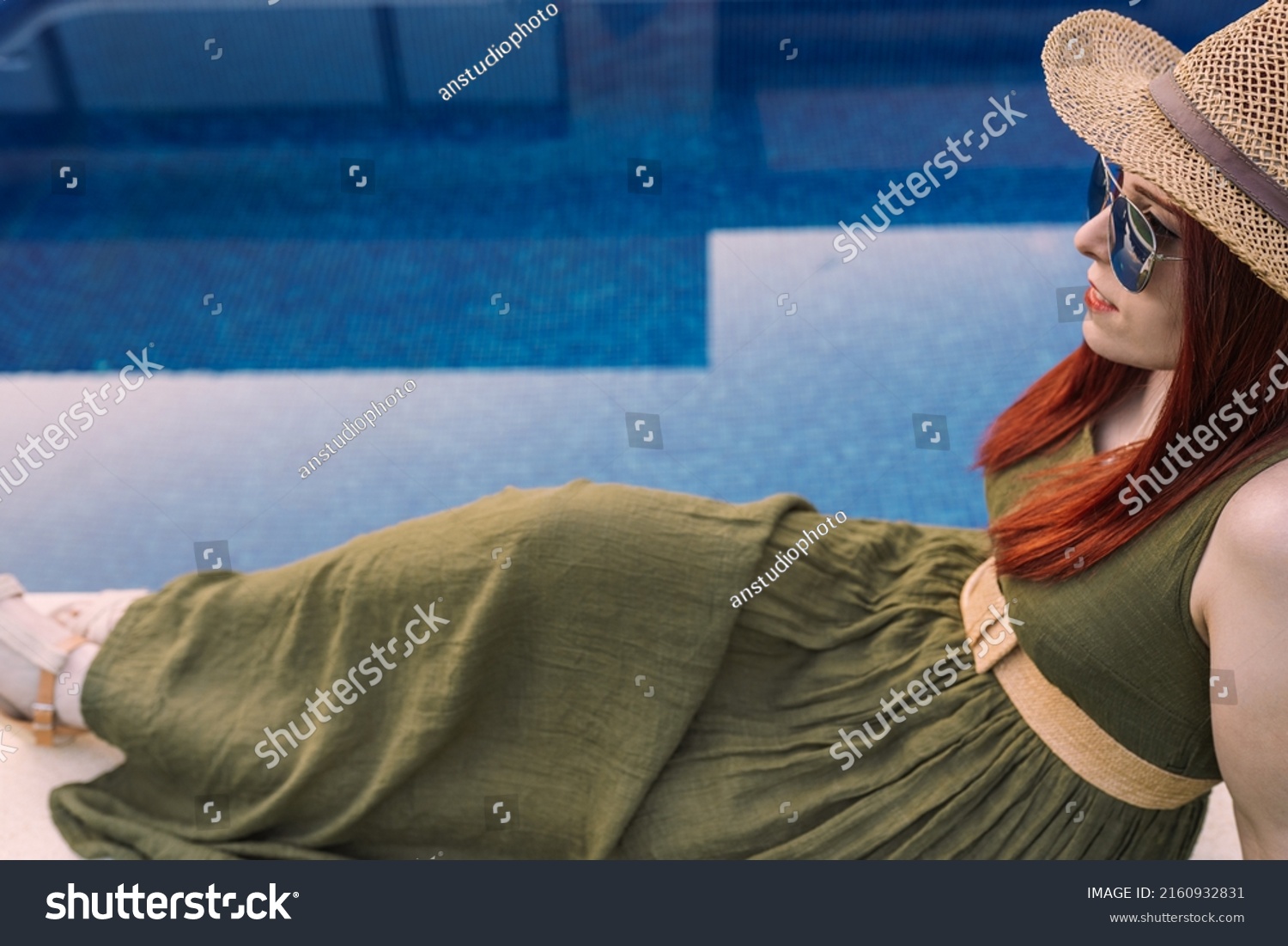 2 Mujer con gafas Images, Stock Photos & Vectors | Shutterstock