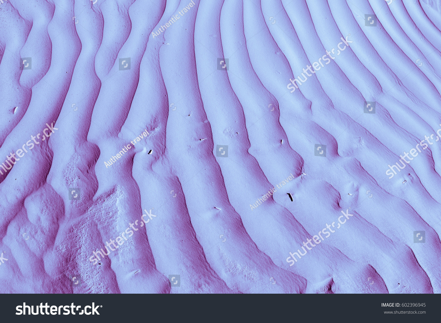 Murex Purple Color Desert Background Texture 庫存照片 立刻編輯