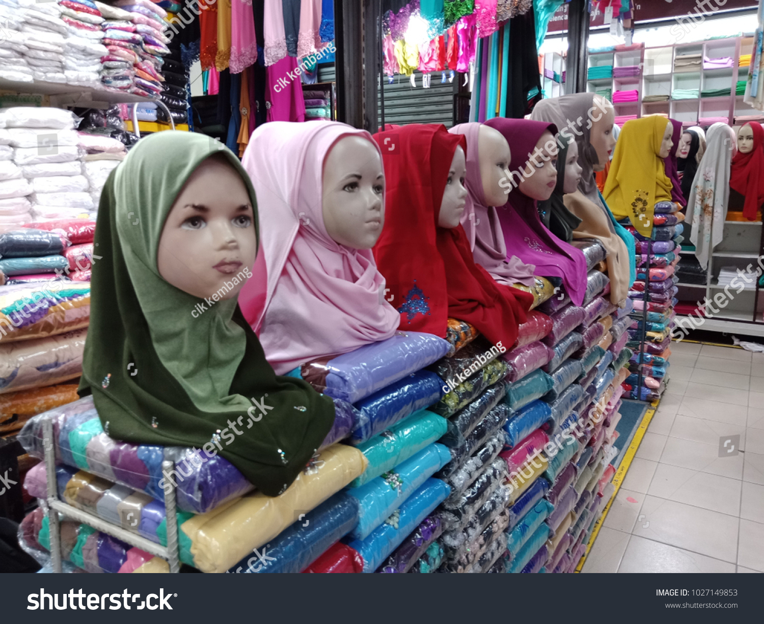 Muslimah Attire Jalan Tunku Abdul Rahman Stock Photo (Edit Now 