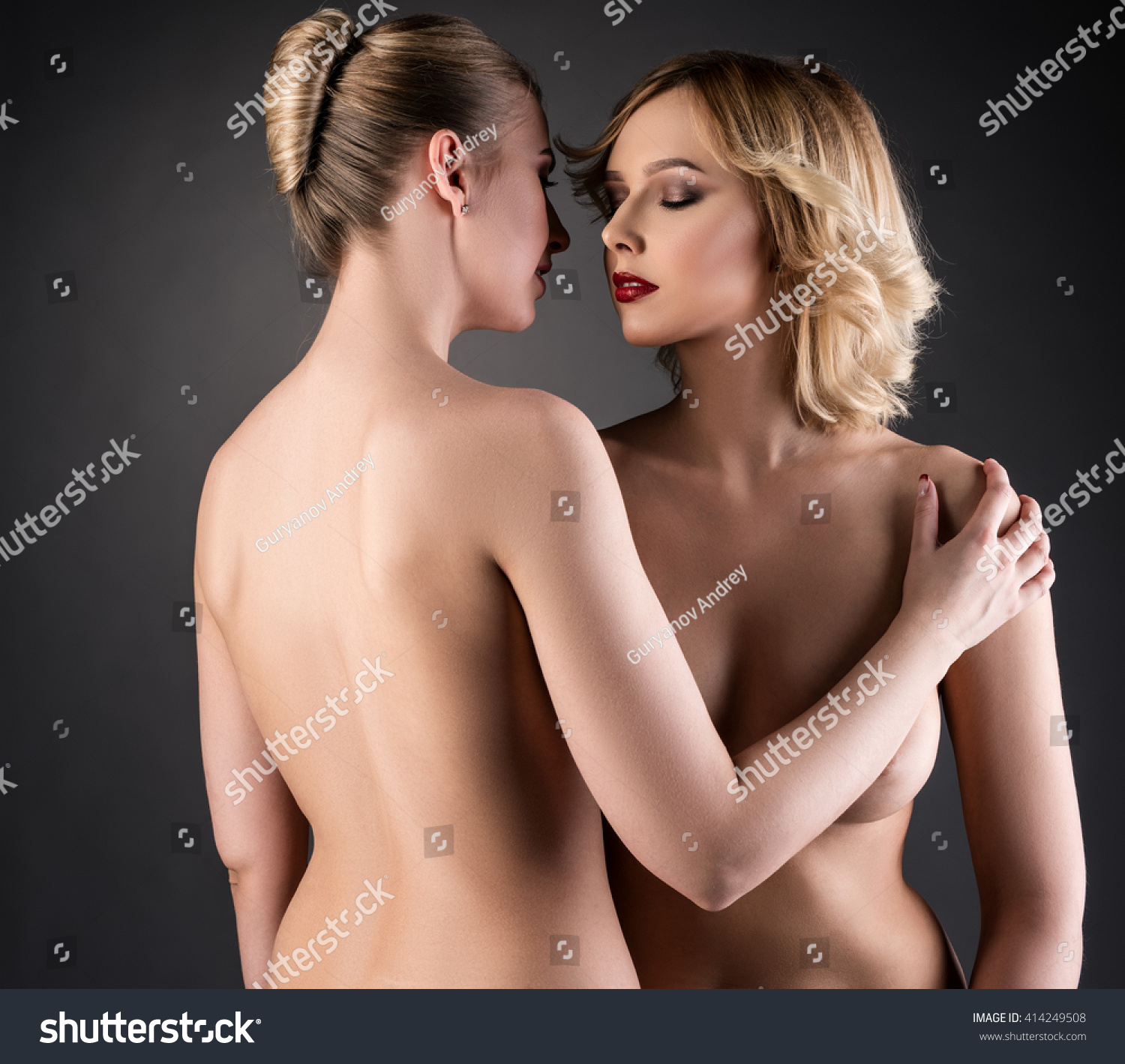 Women Getting Naked For The Camera