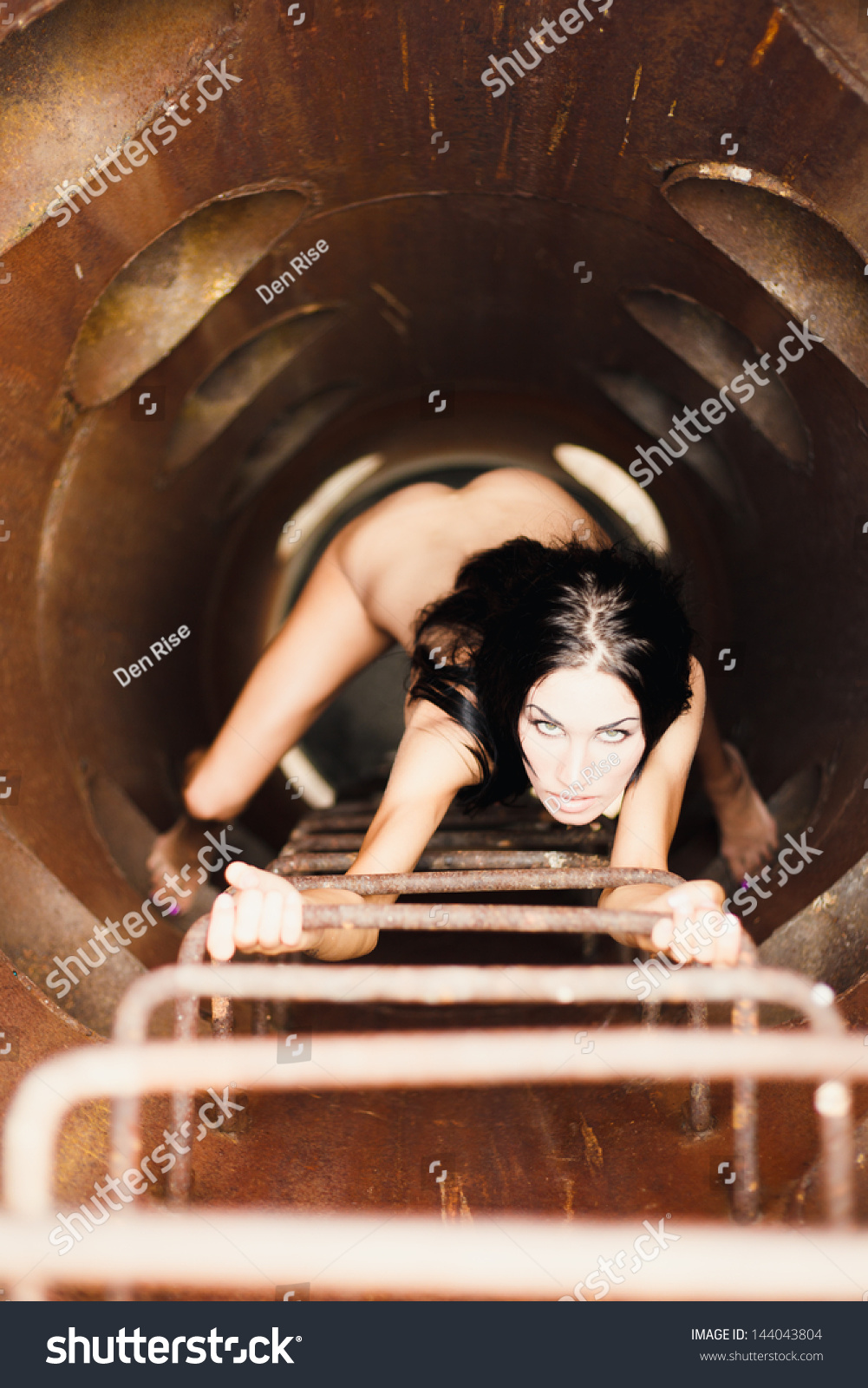 Tube naked girl 