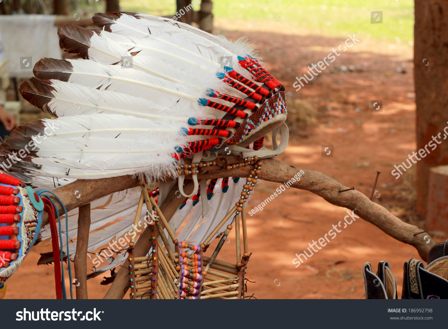 Native American Indian Chief Headdress Stock Photo 186992798 : Shutterstock