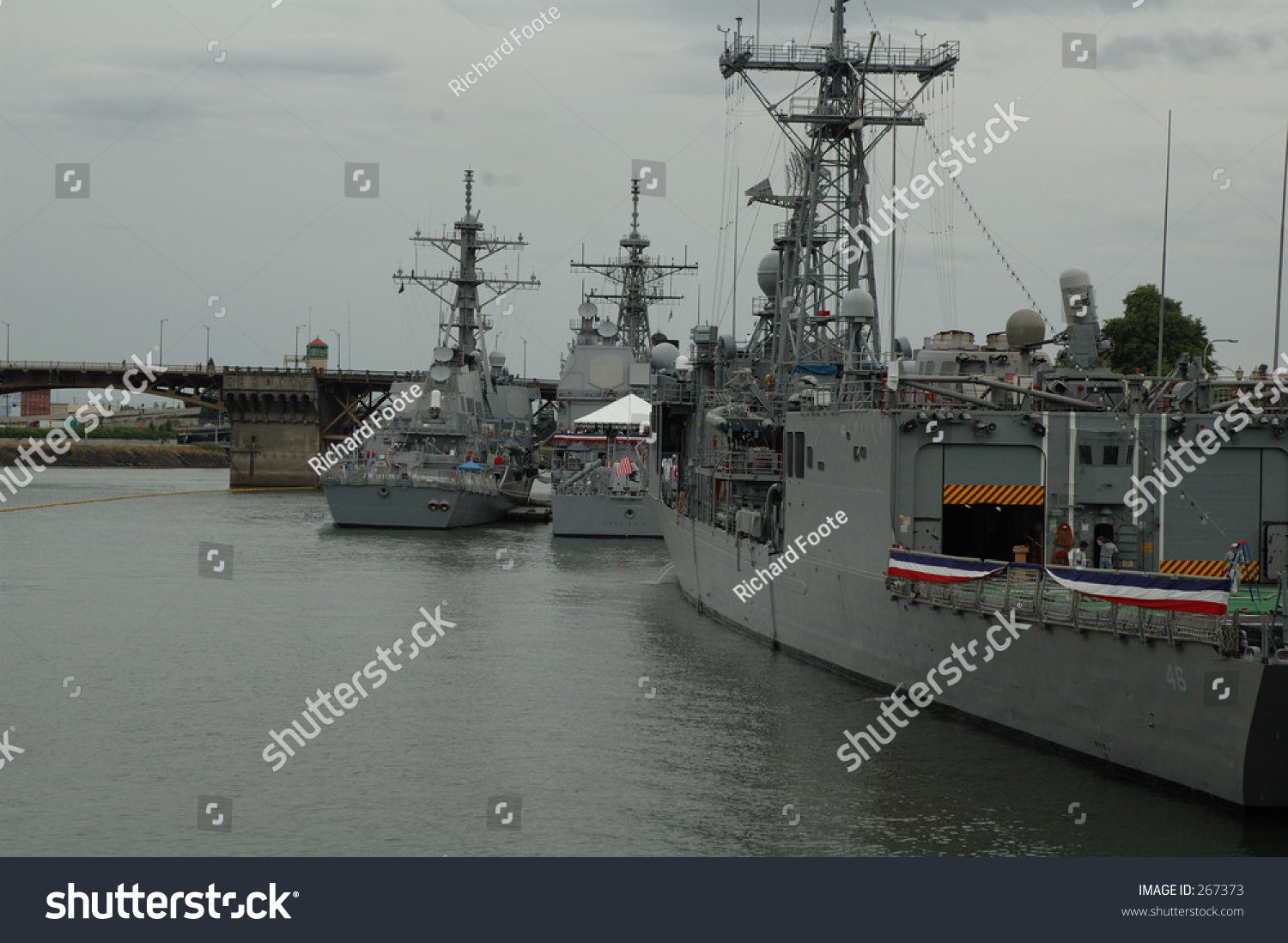 Navy Ships Dock Portland Oregon Foto De Stock 267373 | Shutterstock