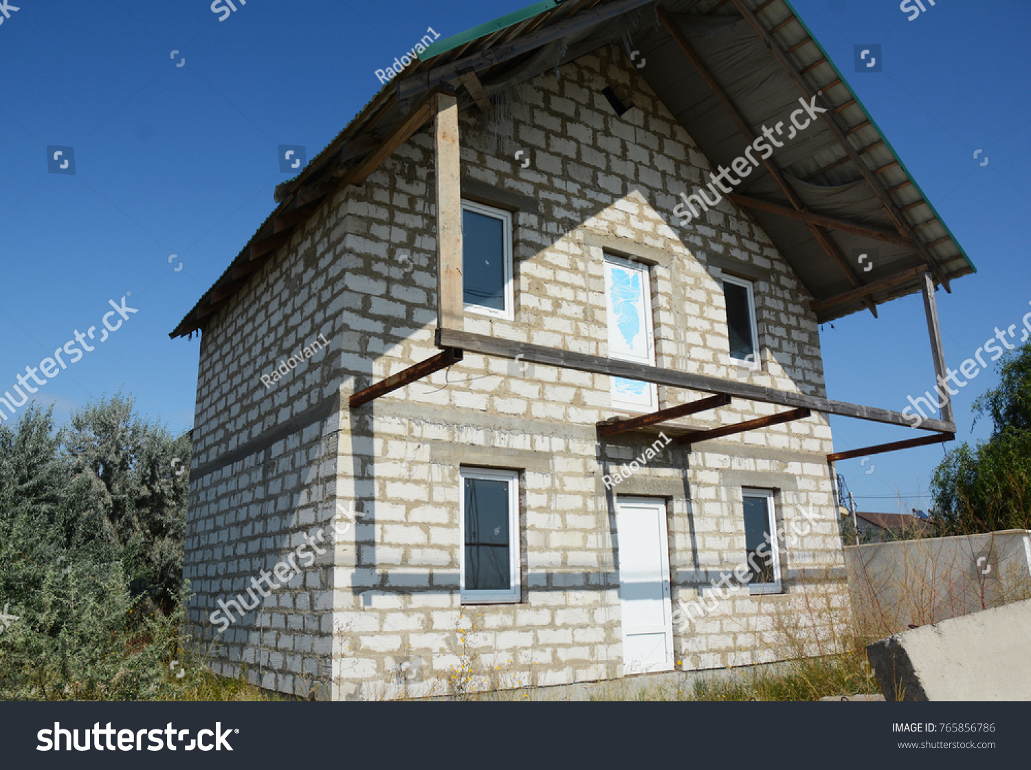 Projects of houses made of aerated concrete. House with attic of aerated concrete Projects of houses made of aerated concrete. House with attic of aerated concrete