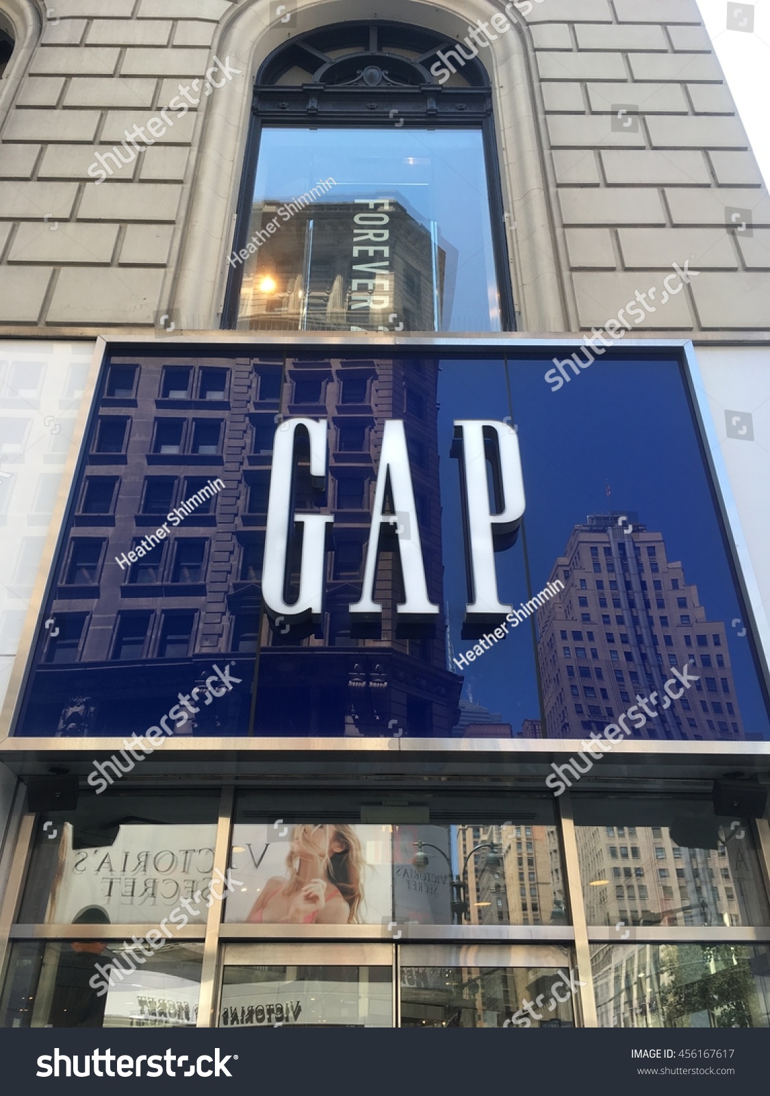 gap 34th and broadway