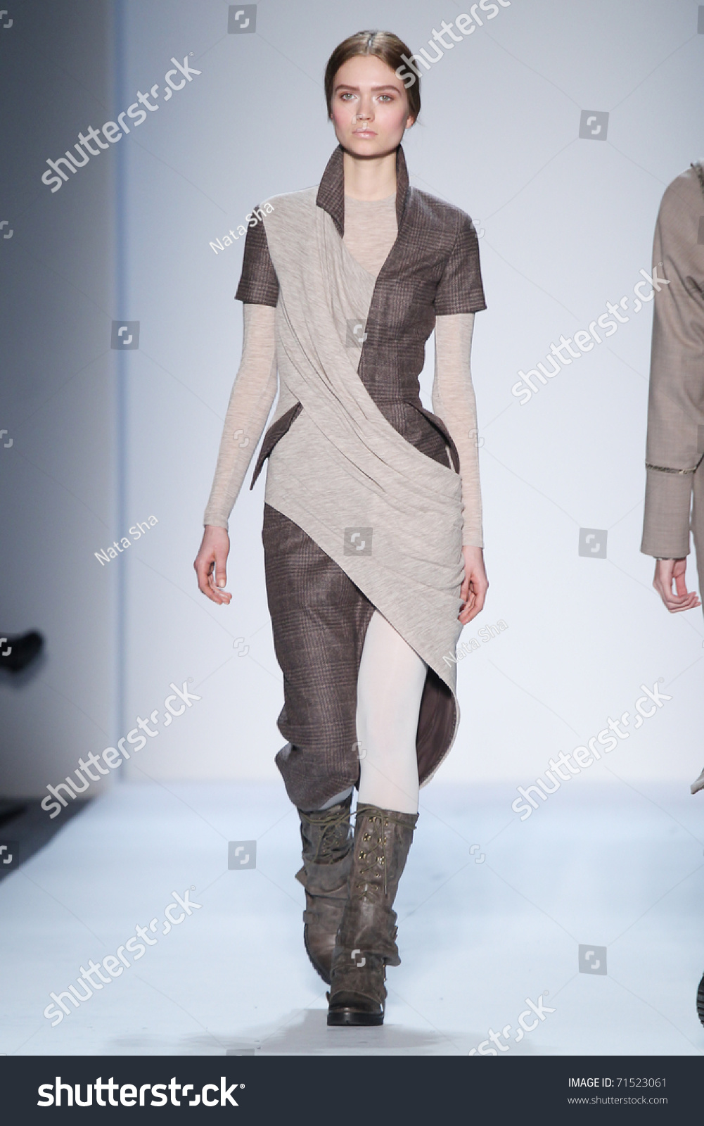 Delevingnes cara most memorable lfw fall looks, Top 10 it time of all bags How to free wear runs with jeans