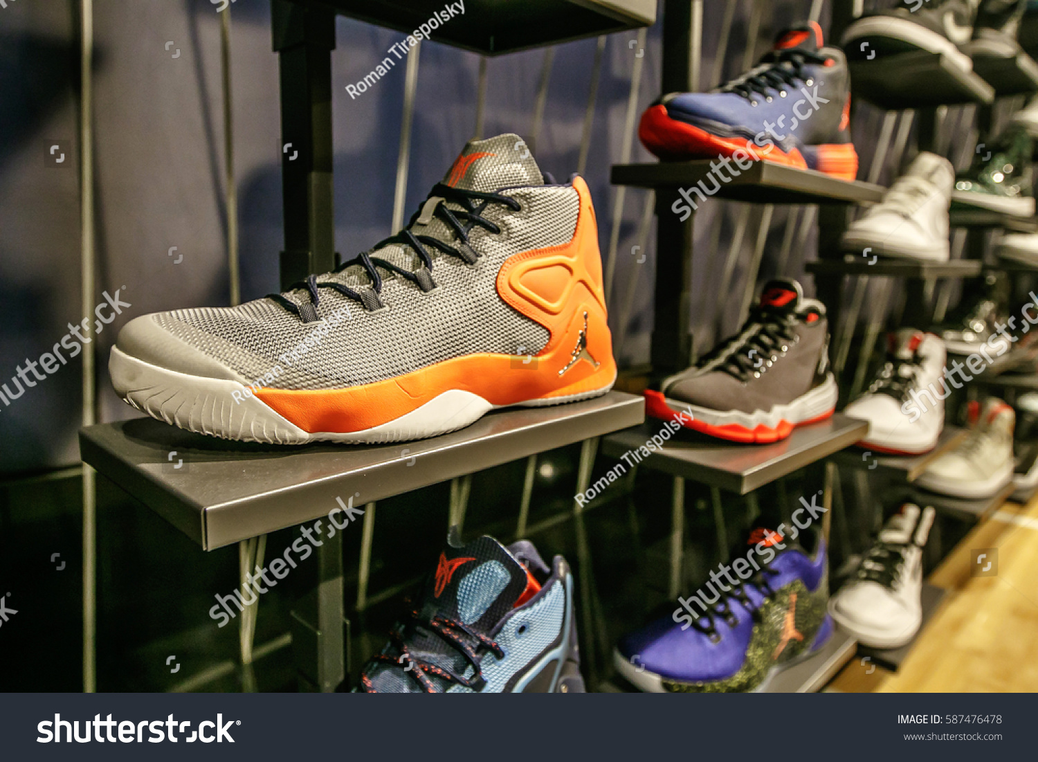 basketball shoe stores