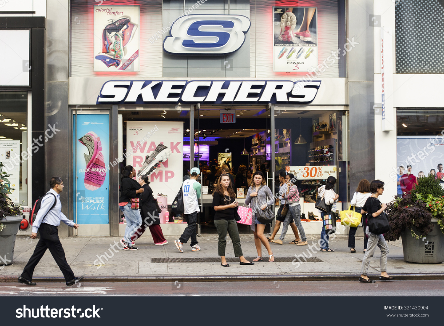 skechers on 34th street