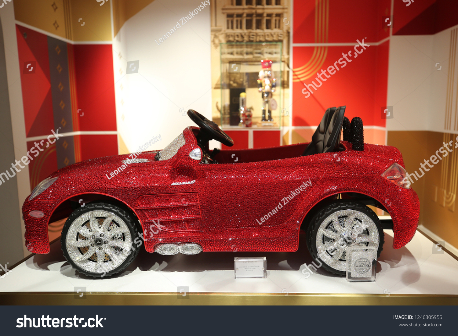 fao schwarz mercedes car