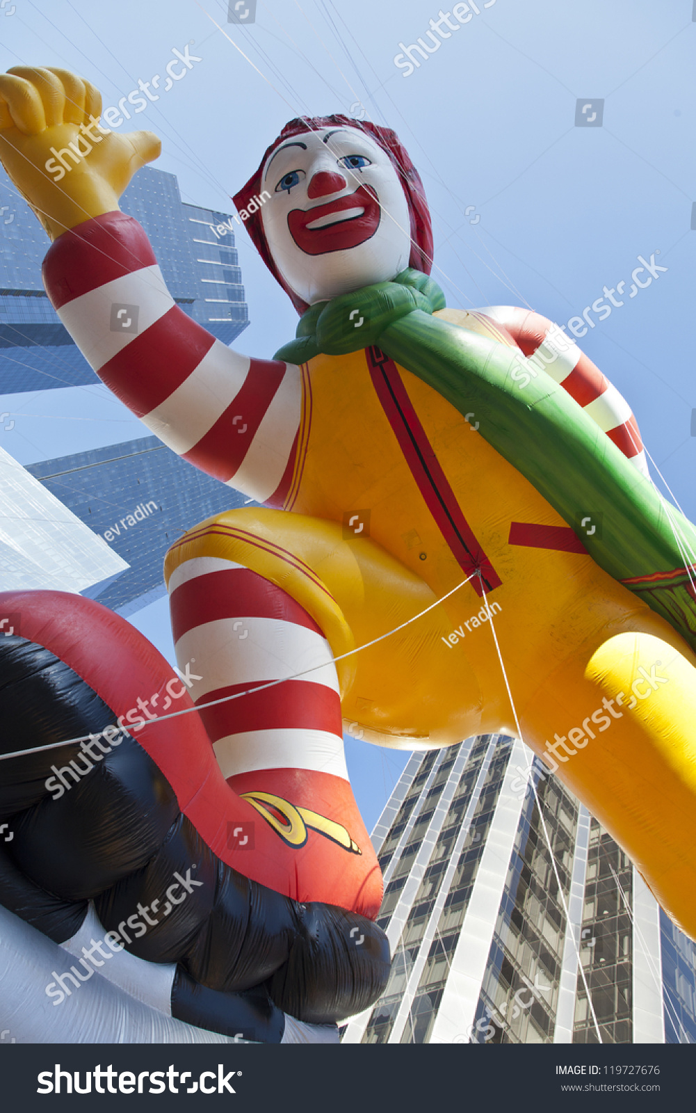 New York - November 22: Ronald Mcdonalds Balloon Is Flown At The 86th ...