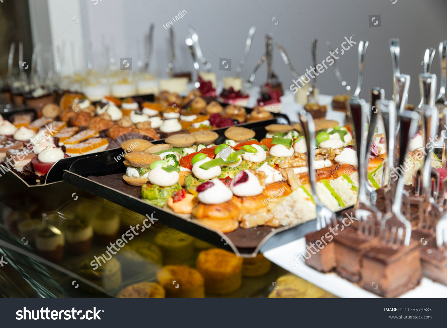 29 Dessert traiteur Images, Stock Photos & Vectors | Shutterstock