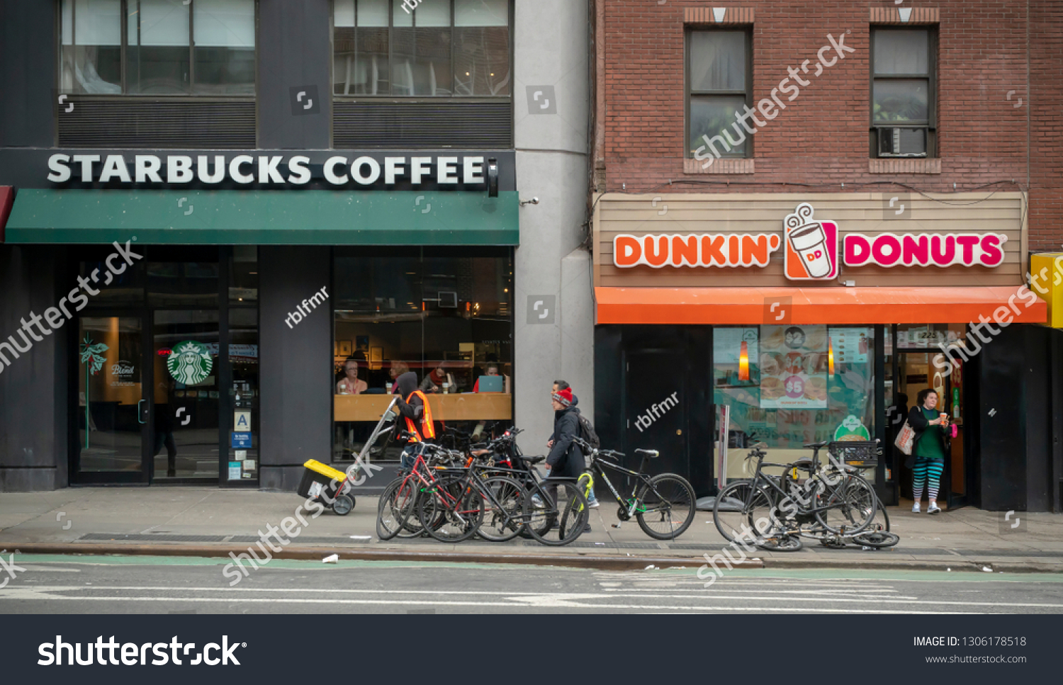 New York Nyusafebruary 6 19 Starbucks の写真素材 今すぐ編集