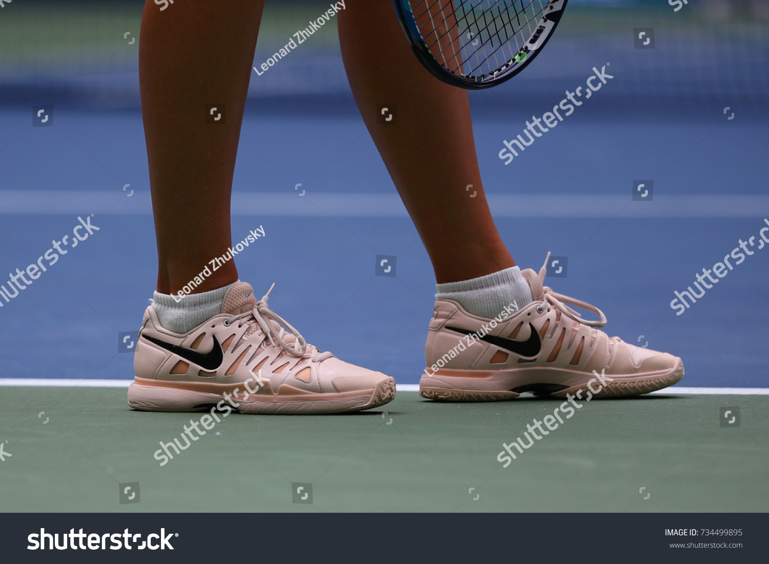 sharapova tennis shoes
