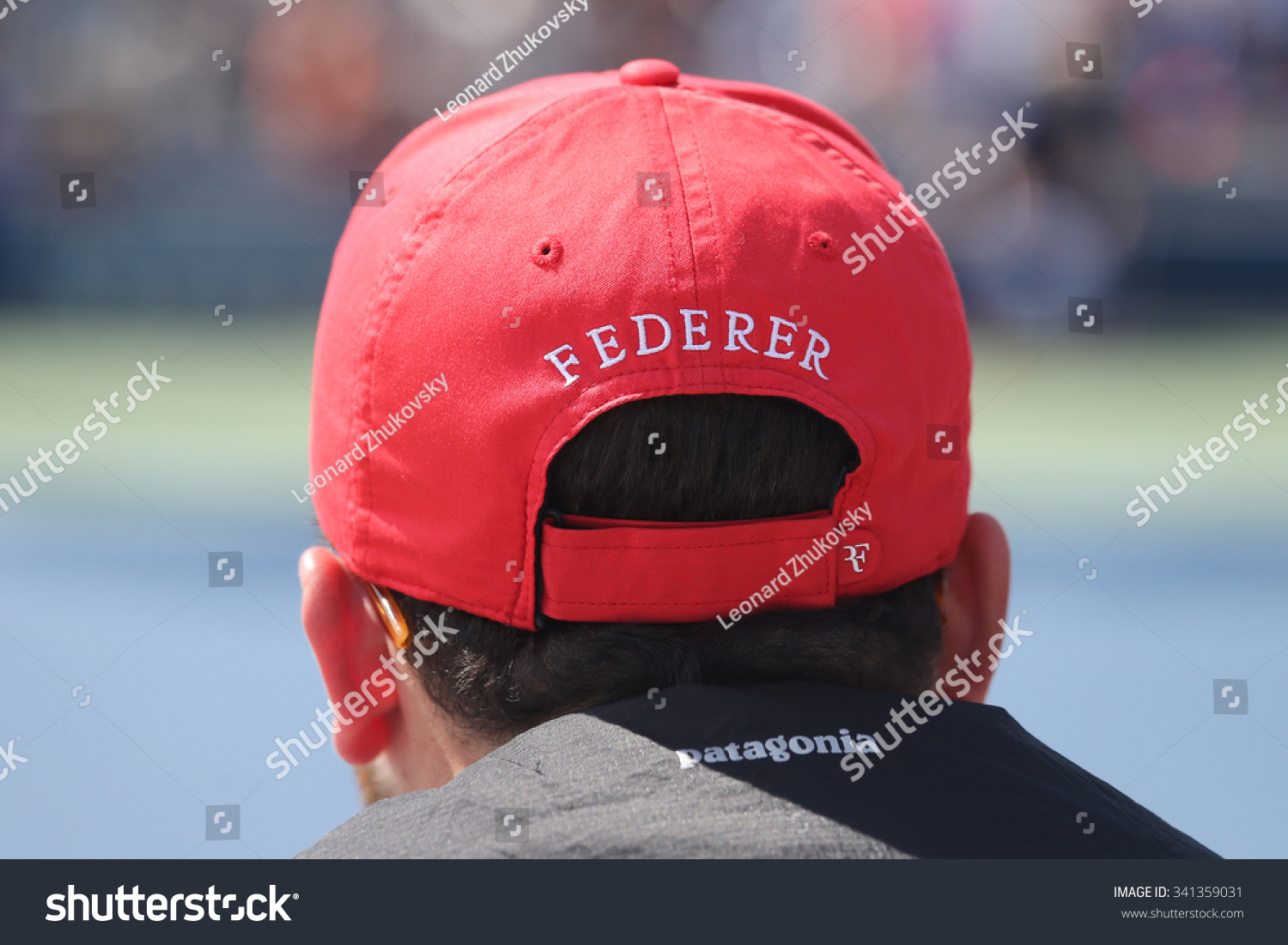 roger federer hat red