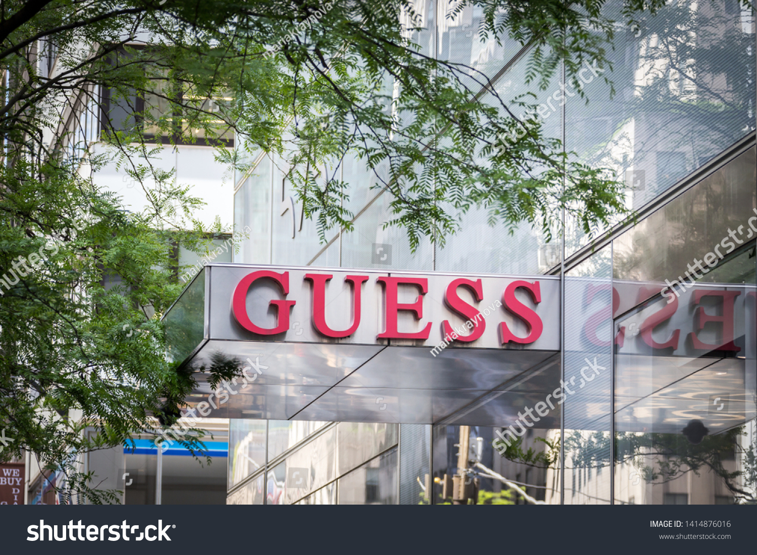 guess clothing headquarters