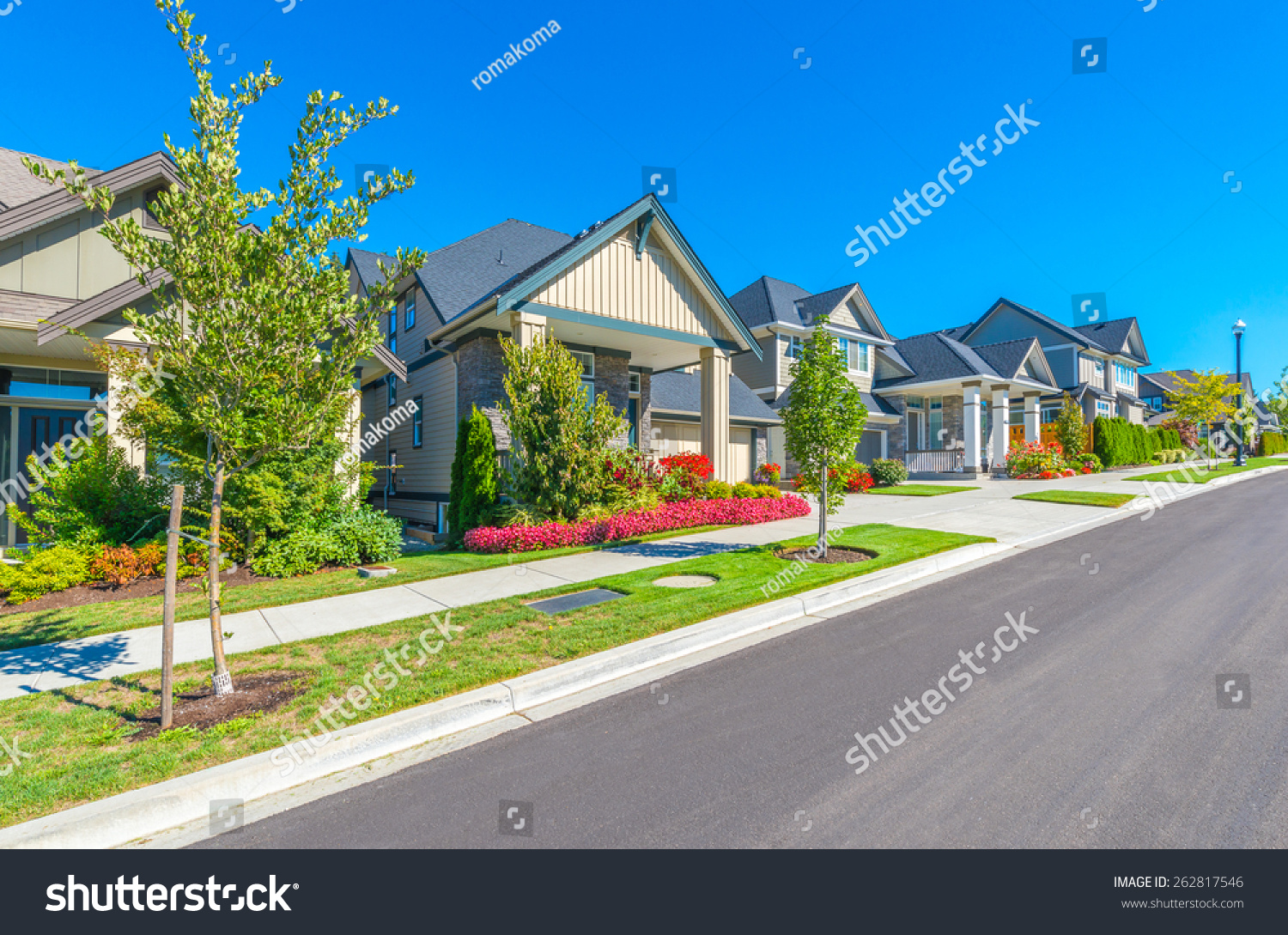 Nice Comfortable Neighborhood Some Homes On Stock Photo 262817546 ...