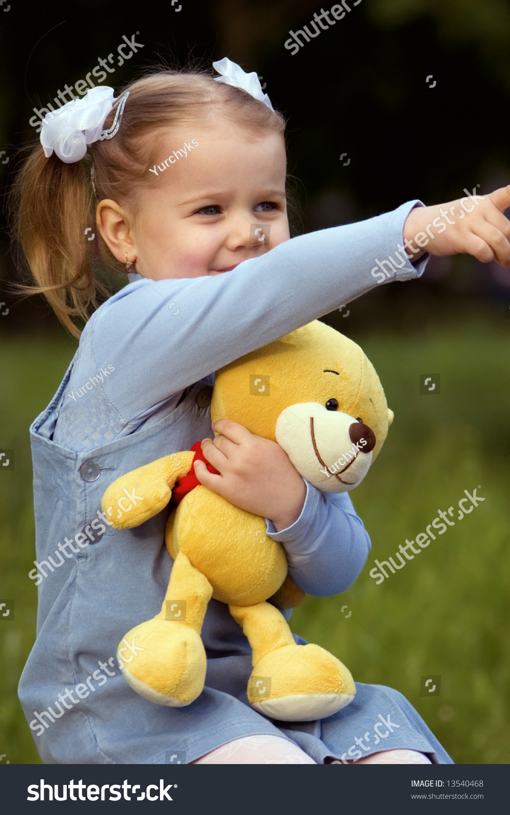 Nice Little Girl Holding Teddy Bear Stock Photo 13540468 : Shutterstock