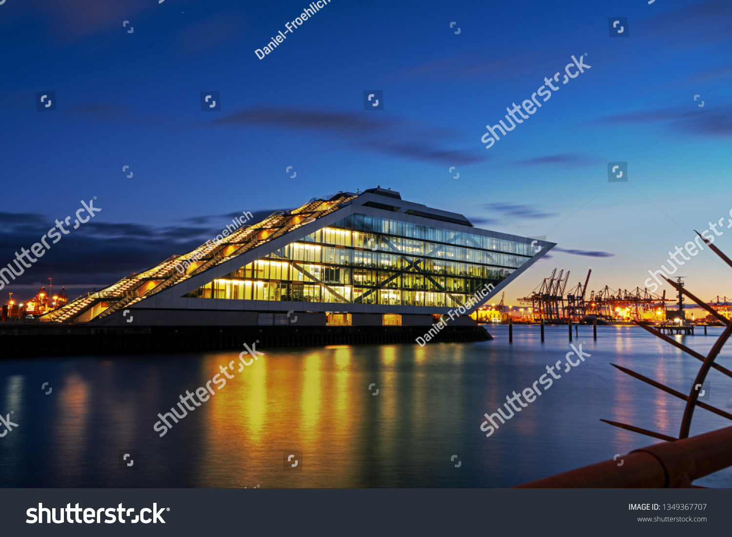 536 Parallelogram building Stock Photos, Images & Photography ...