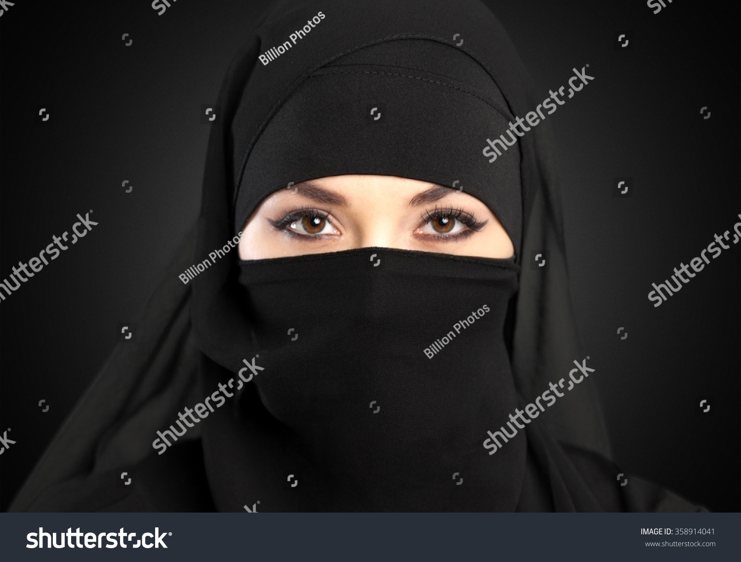 Niqab Stock Photo 358914041 