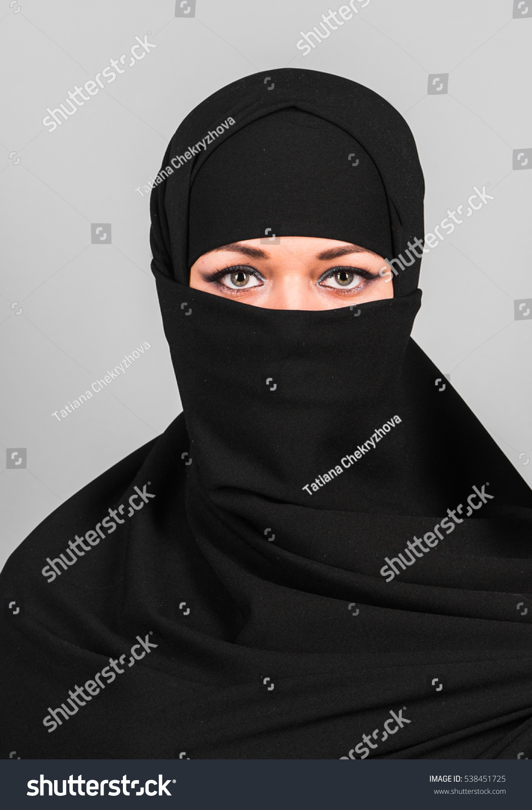 Niqab Saudi Muslim Stock Photo (Edit Now) 538451725