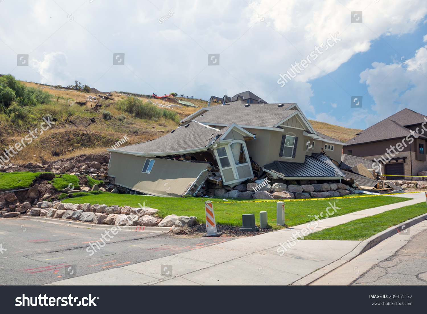 5-113-house-falling-down-images-stock-photos-vectors-shutterstock