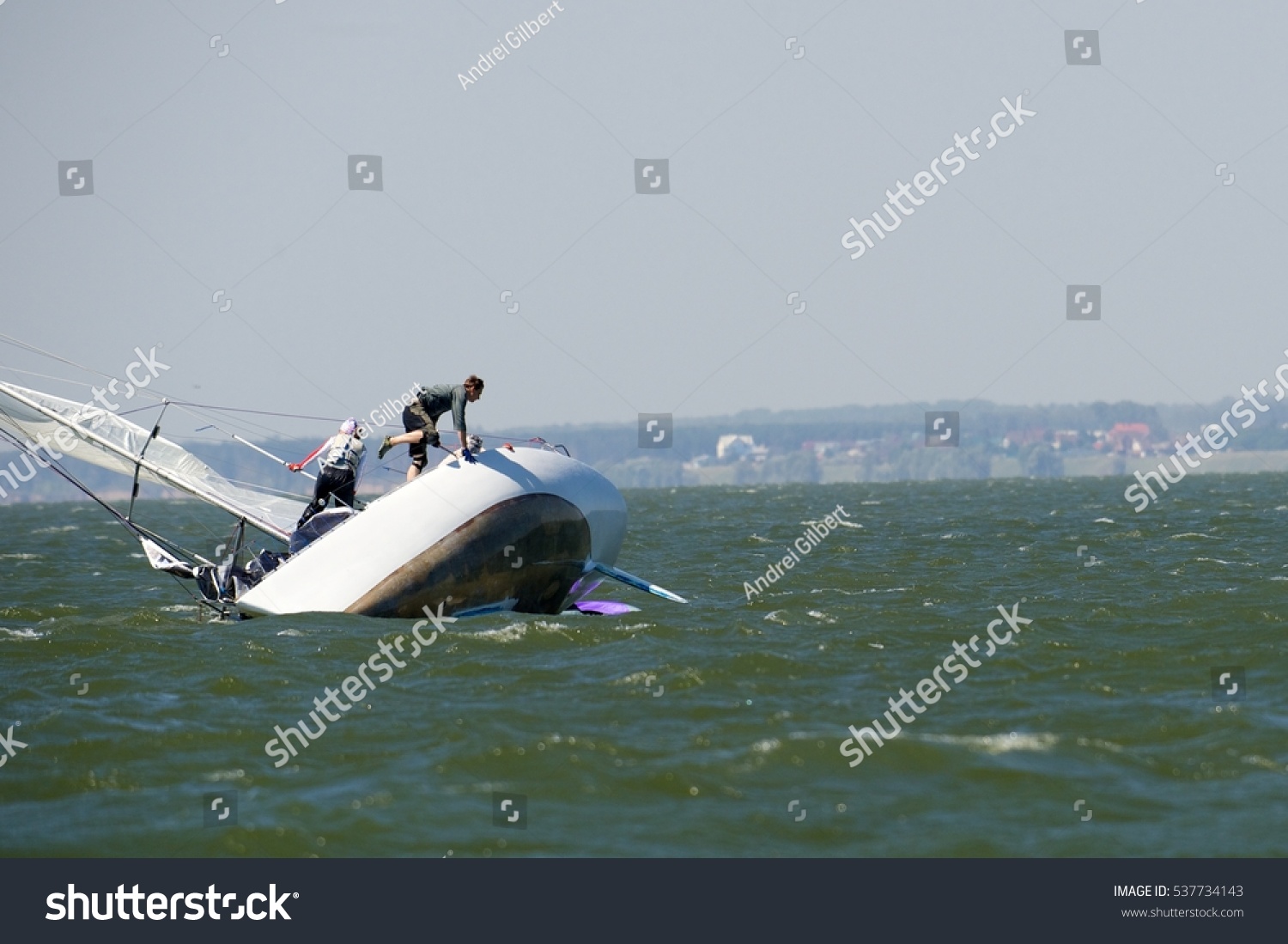 yacht naomi sinking