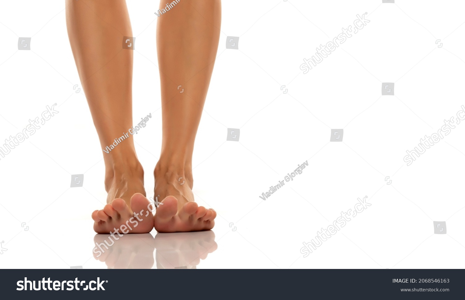 Nude Barefoot Female Leg Toes On Foto Stock 2068546163 Shutterstock