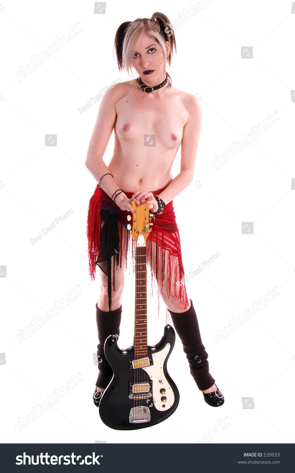 guitar players nude Avril lavigne uncensored nude