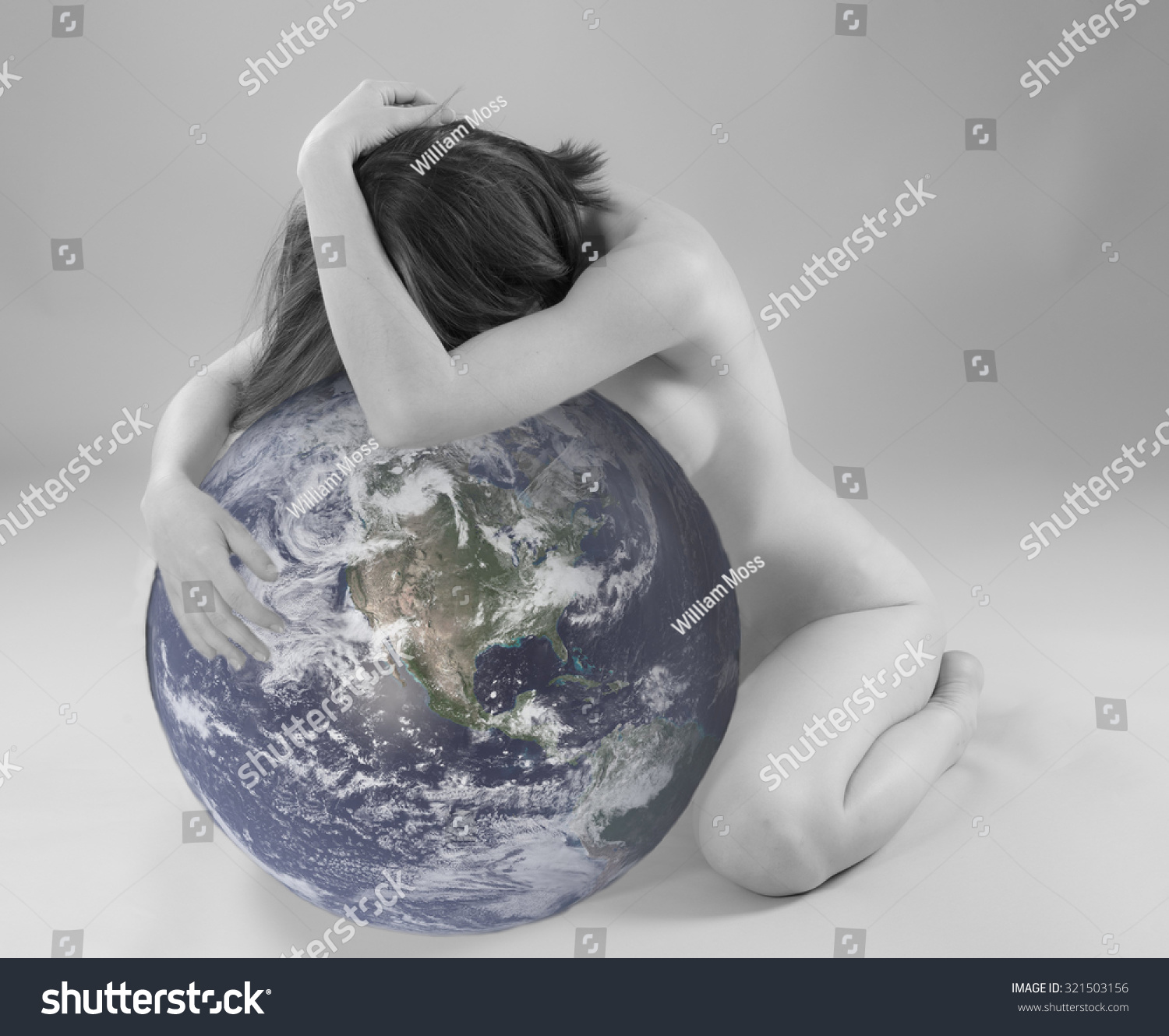 Earth side woman - nude photos