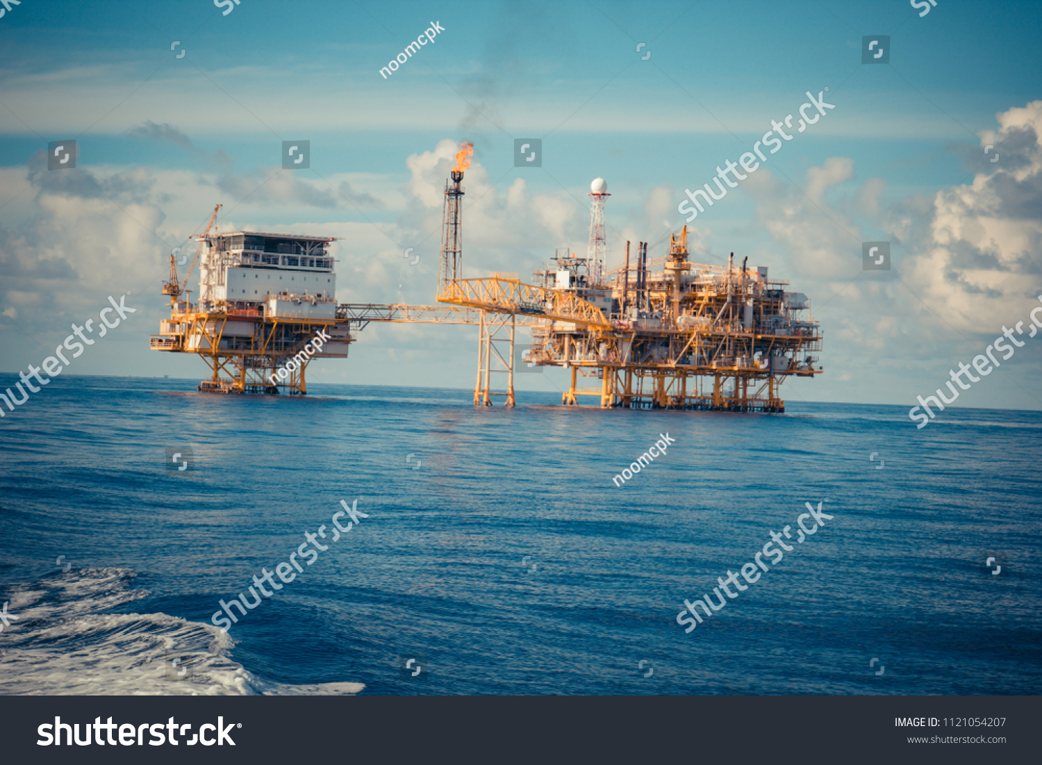 Offshore Industry Oil Gas Production Petroleum Stock Photo 1121054207 ...